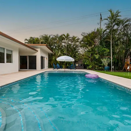 Spacious, Elegant 5 Bed, Best Pool, All New, Close To Beach And Atlantic Ave